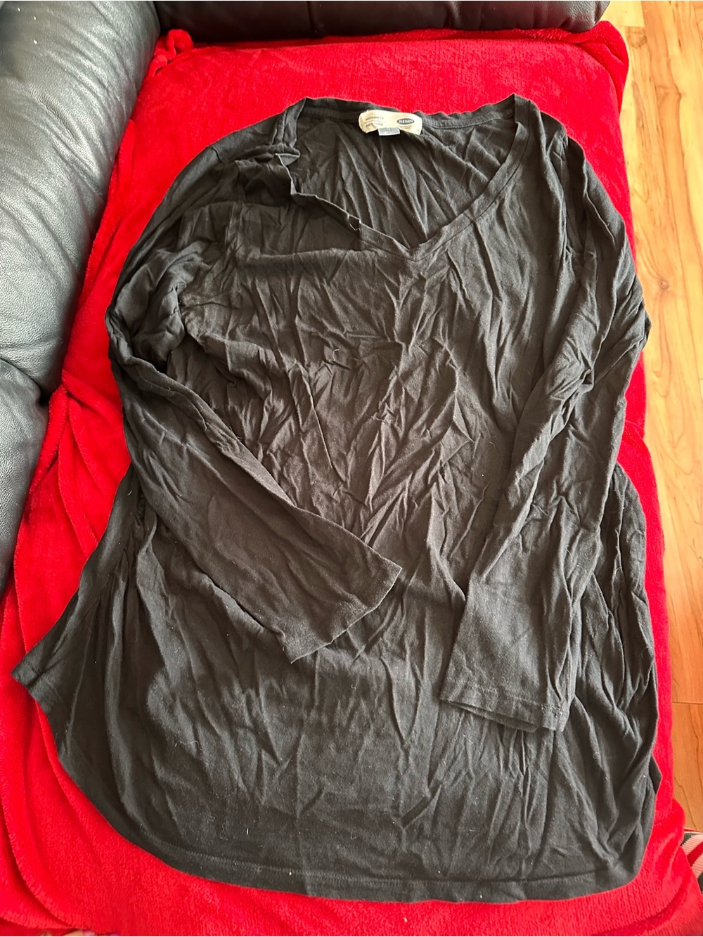 Old Navy Black Maternity V-Neck Long Sleeve Top